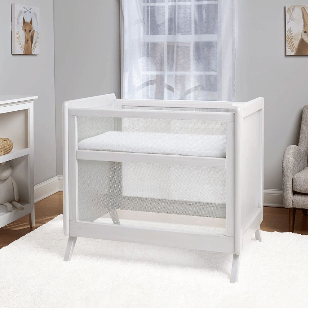 Breathable mesh crib